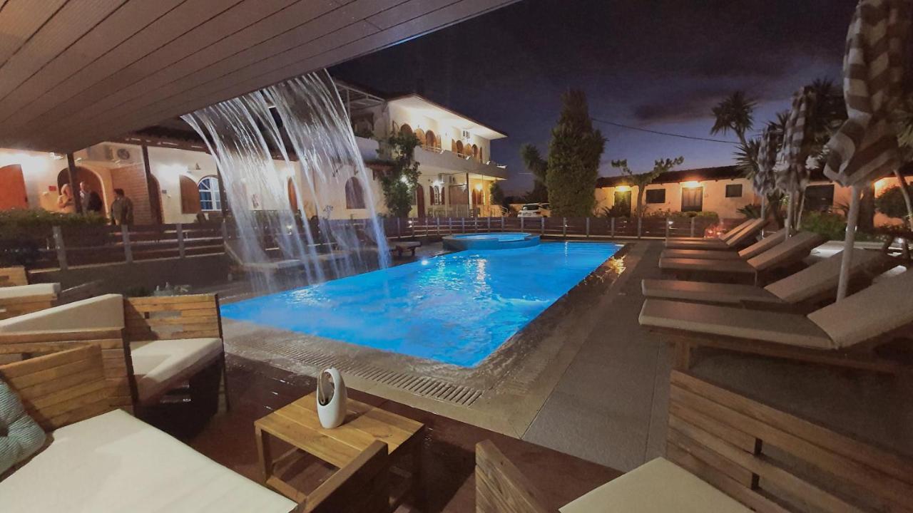 Athina Apartments Stoúpa Exteriör bild