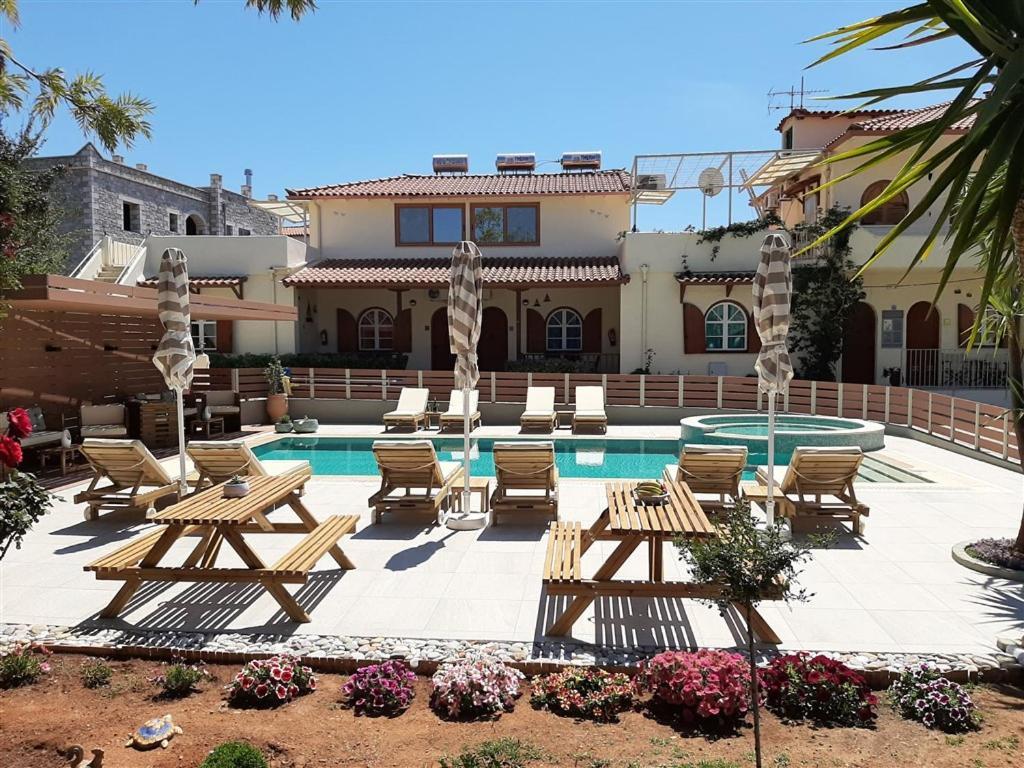 Athina Apartments Stoúpa Exteriör bild