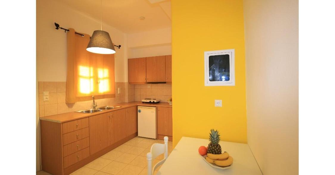Athina Apartments Stoúpa Exteriör bild